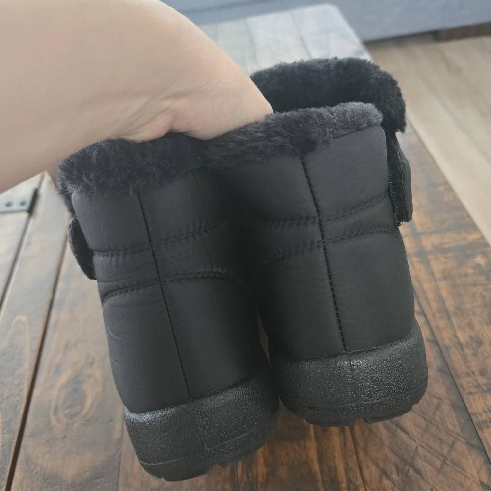 Black Quilted Winter Booties. Size EU 41. New without tags.